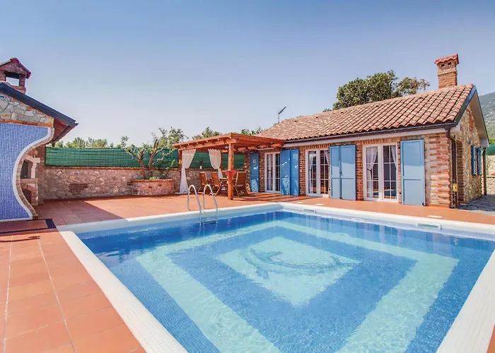 3 Bedroom Awesome In *