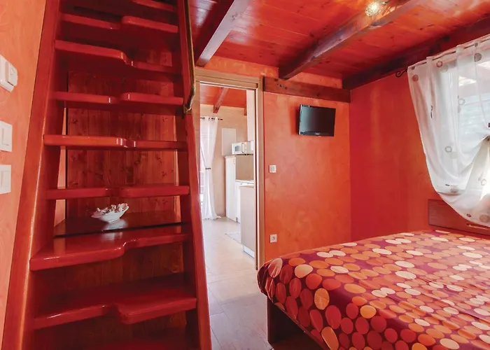 3 Bedroom Awesome In Nerezine