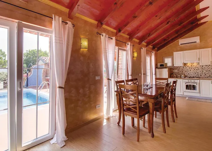 Tatil Evi 3 Bedroom Awesome In Nerezine