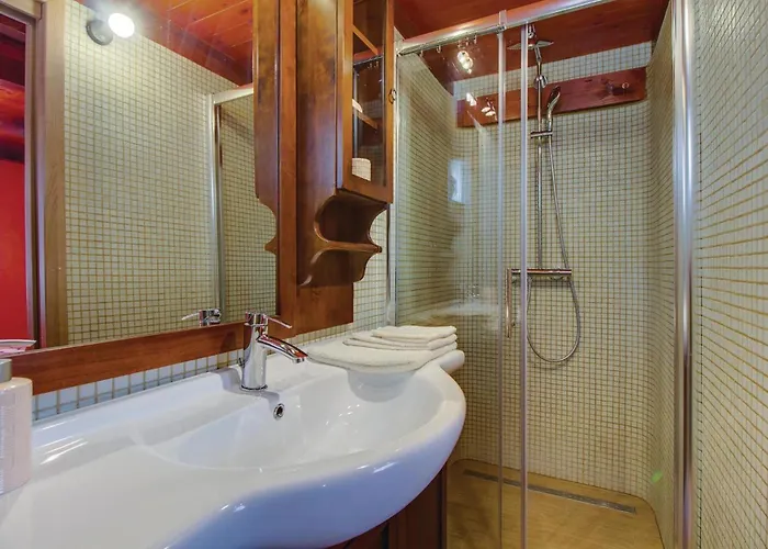 3 Bedroom Awesome In * Nerezine