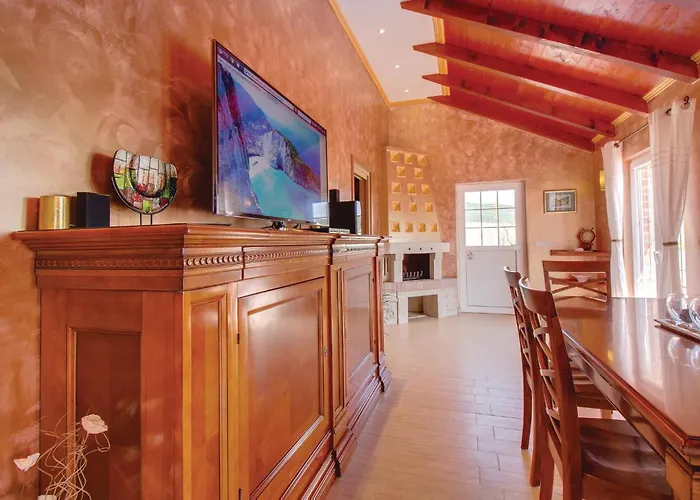 3 Bedroom Awesome In Tatil Evi Nerezine