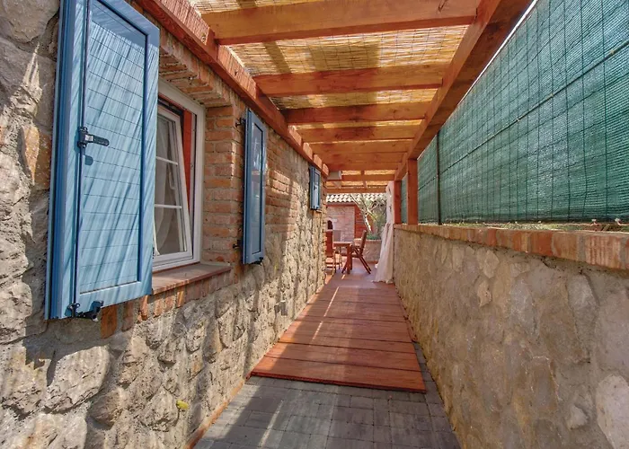 3 Bedroom Awesome In *