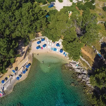 Prázdninový dům 3 Bedroom Awesome In Nerezine