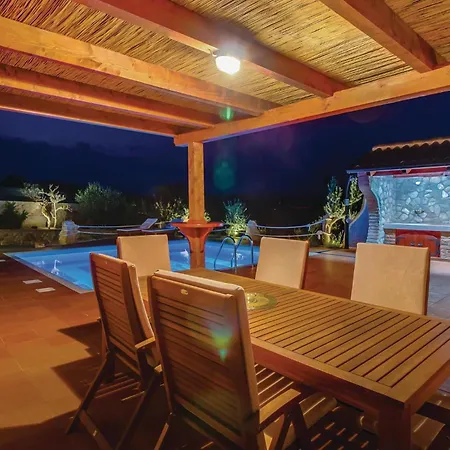 3 Bedroom Awesome In Nerezine