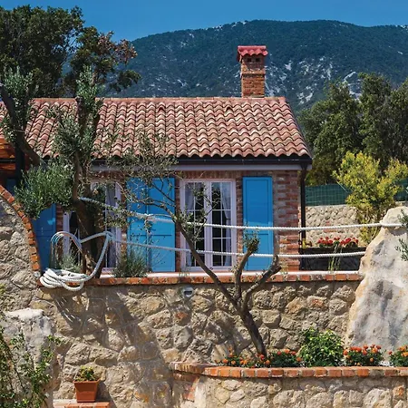 Beach Front Home In Nerezine *