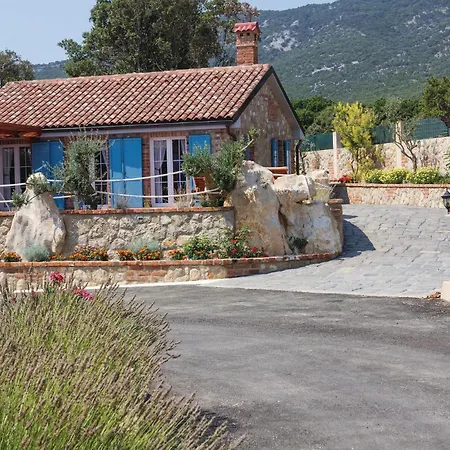 Beach Front Home In Nerezine Vikendica